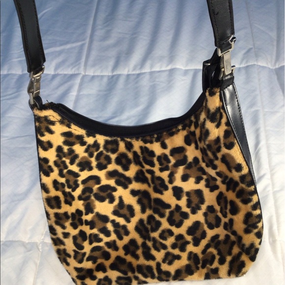 Leopard Print Shoulder Handbag - Picture 4 of 5